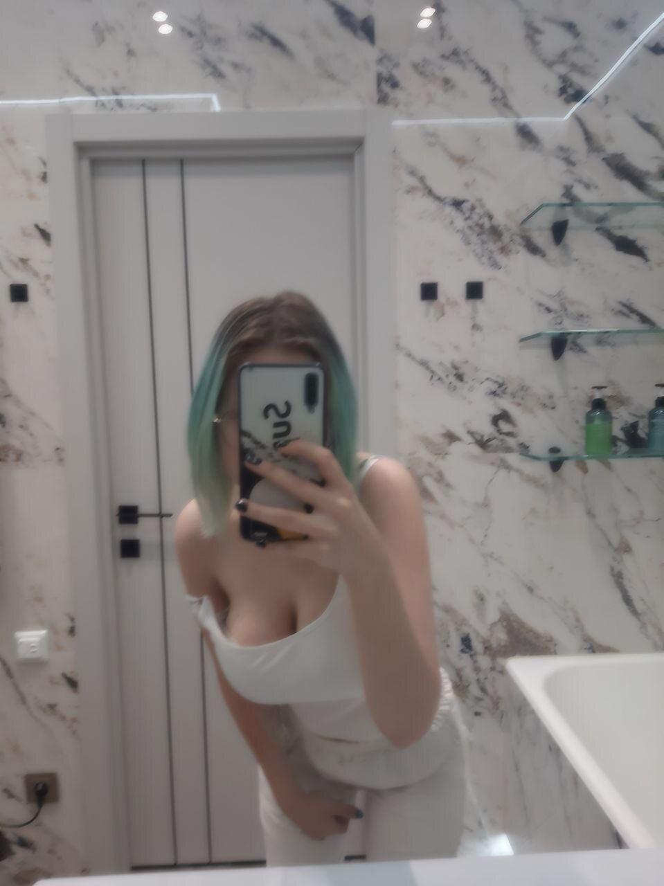 XXX Porn Photo of Nude Moon_foxes 1
