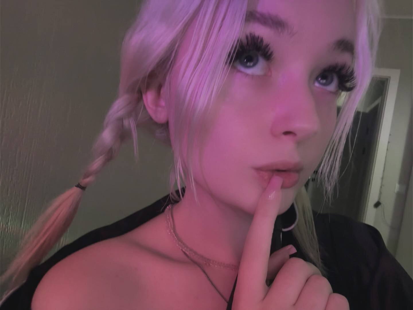 XXX Porn Photo of Nude minigirl 15