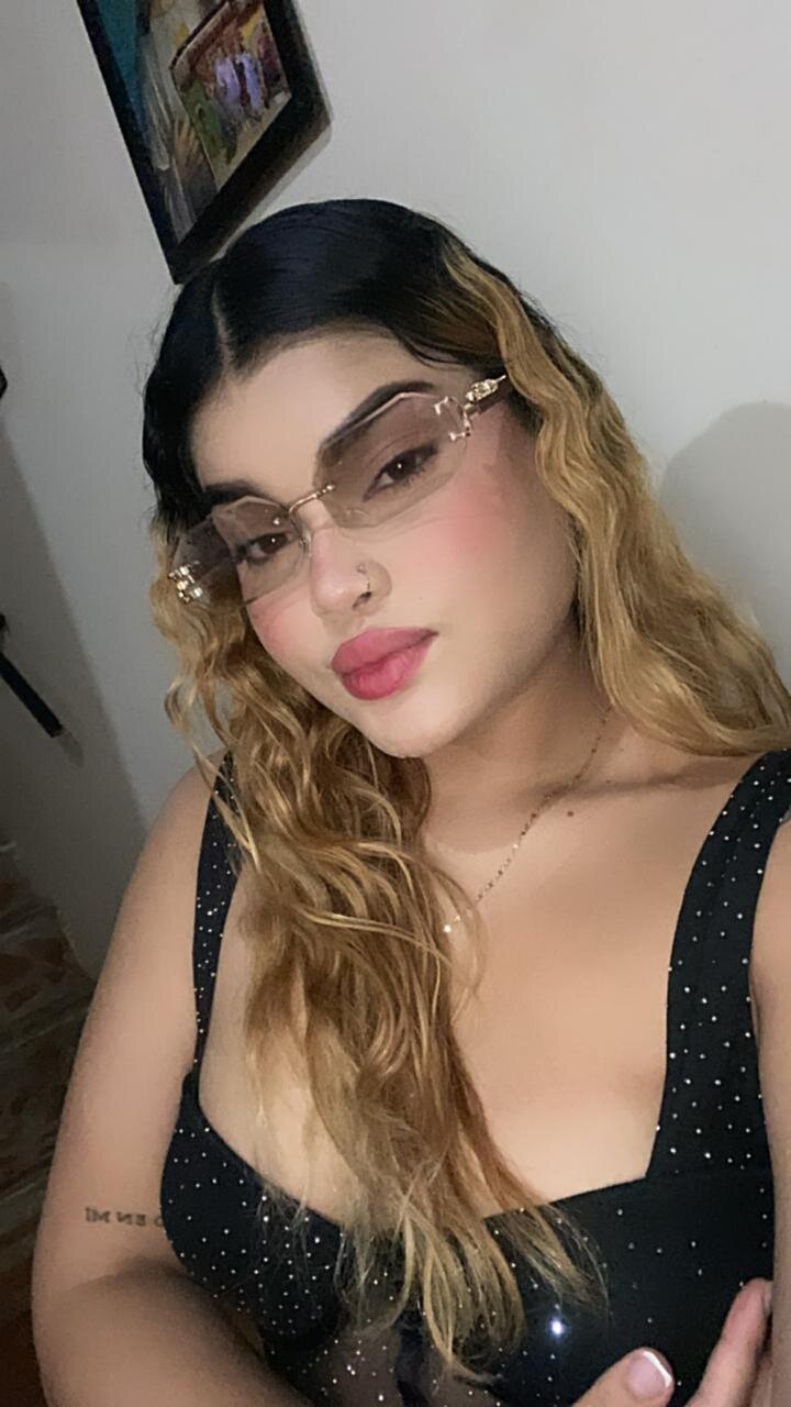 XXX Porn Photo of Nude emi_savach 1
