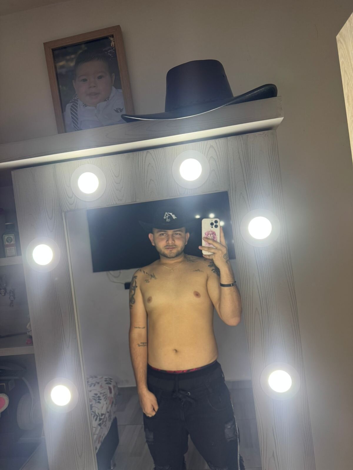 XXX Porn Photo of Nude Zion_Shadow 5