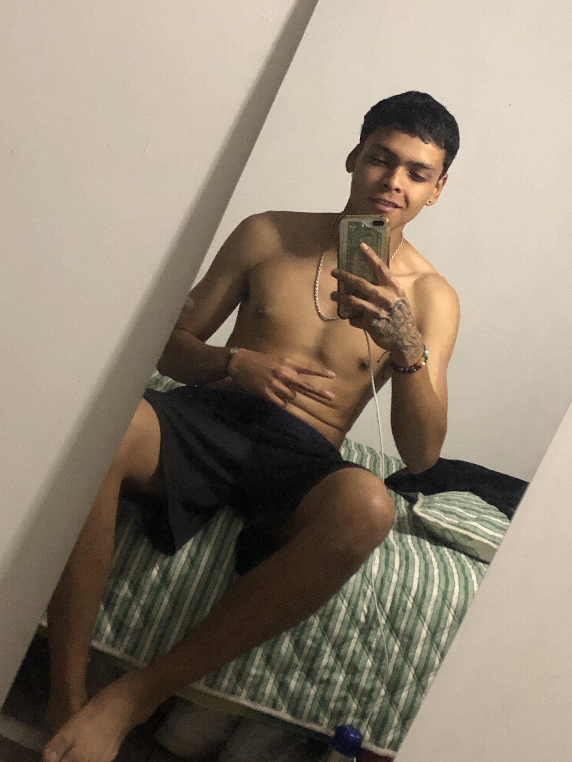 XXX Porn Photo of Nude Andres0_o 17