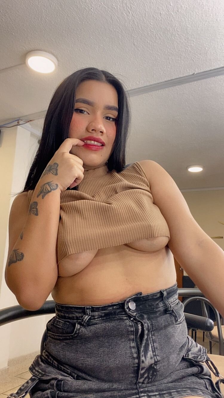 XXX Porn Photo of Nude HennaSmith 4