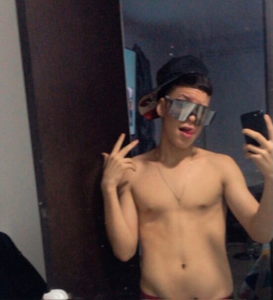 XXX Porn Photo of Nude samstyx 6