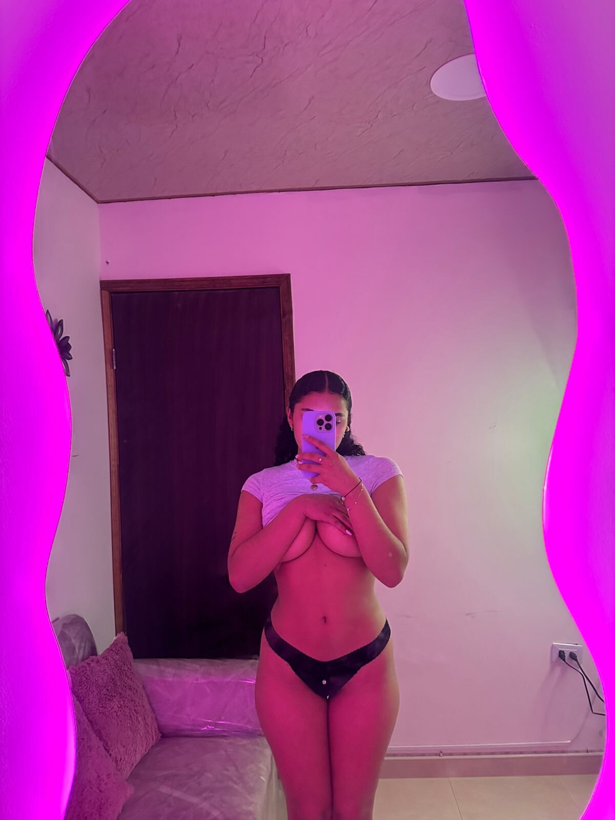 XXX Porn Photo of Nude april_smiith 3