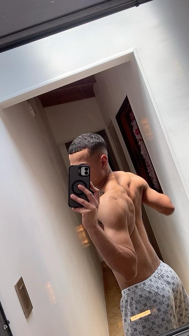 XXX Porn Photo of Nude Aiden_Cash7 4