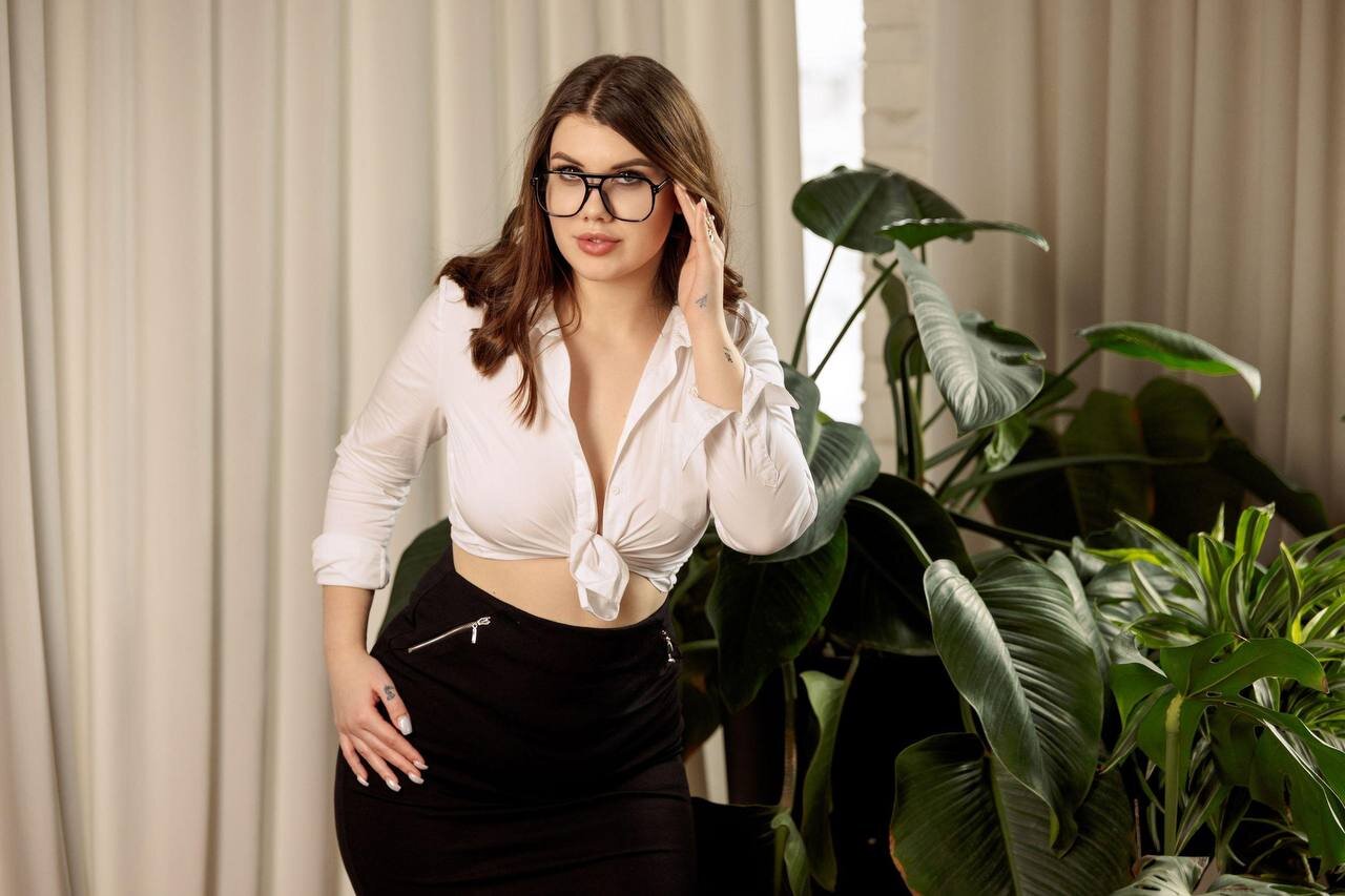 XXX Porn Photo of Nude NikkiBustt 2