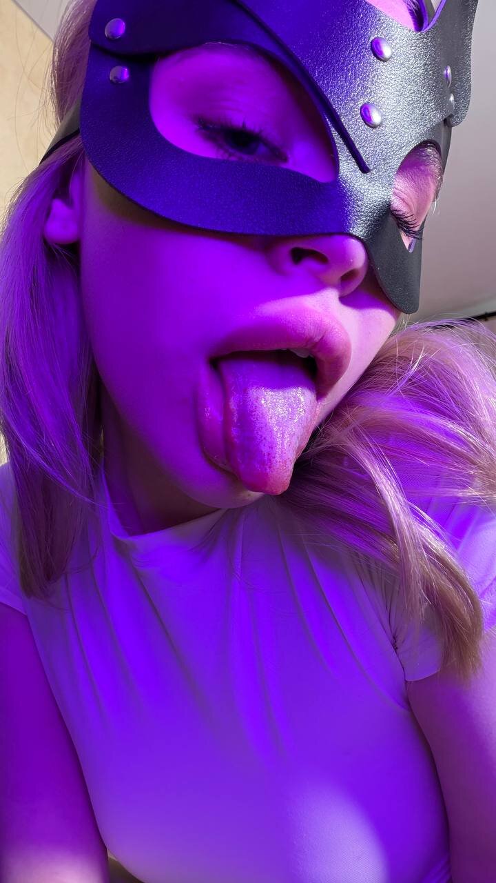 XXX Porn Photo of Nude meoww_mp3 3
