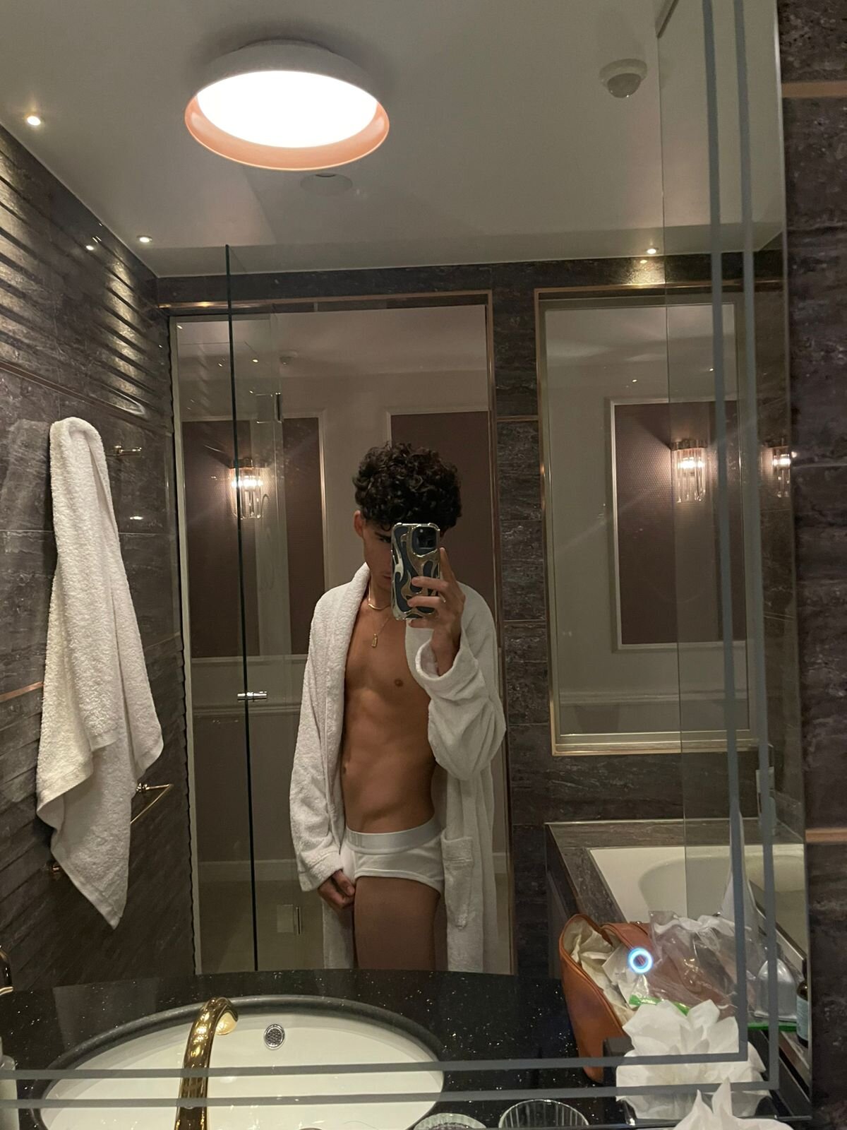 XXX Porn Photo of Nude back_thomson 2
