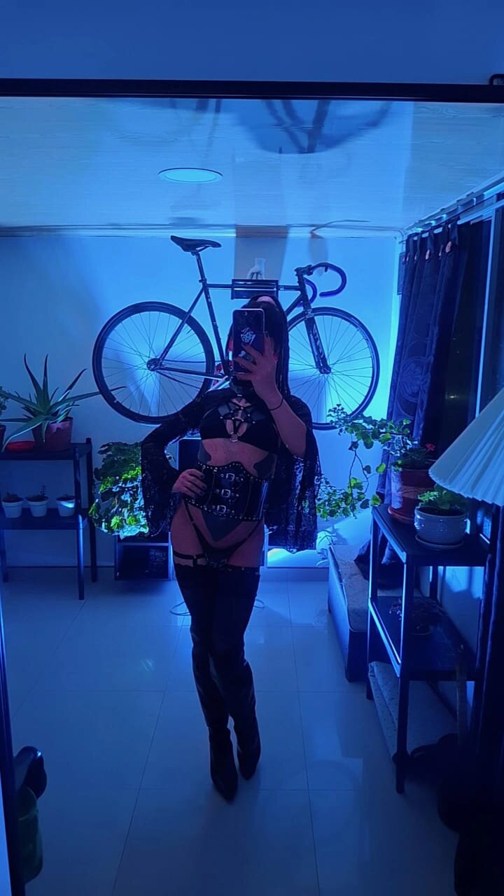 XXX Porn Photo of Nude LeelooNyx 3