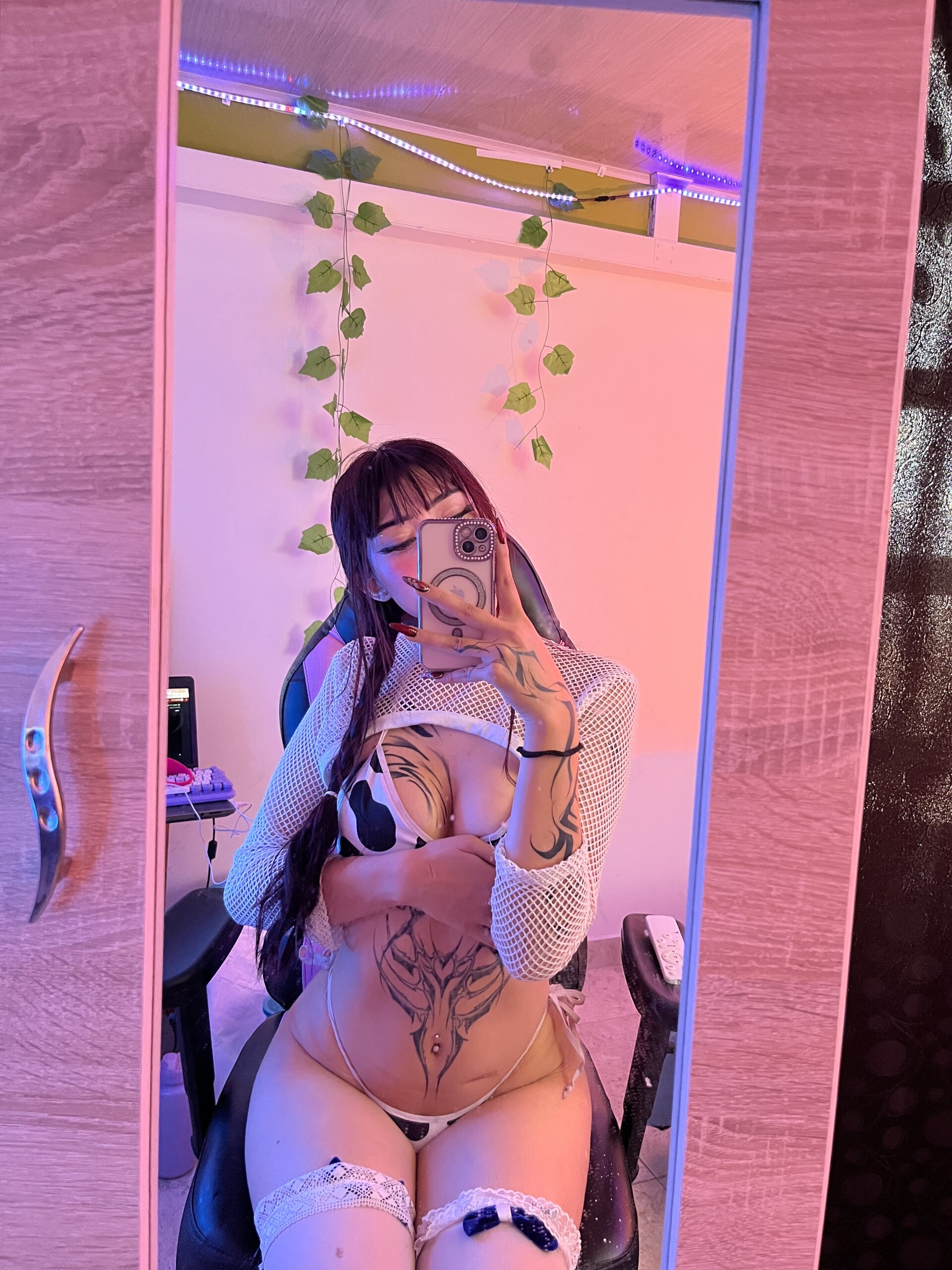 XXX Porn Photo of Nude MikaRossi 2