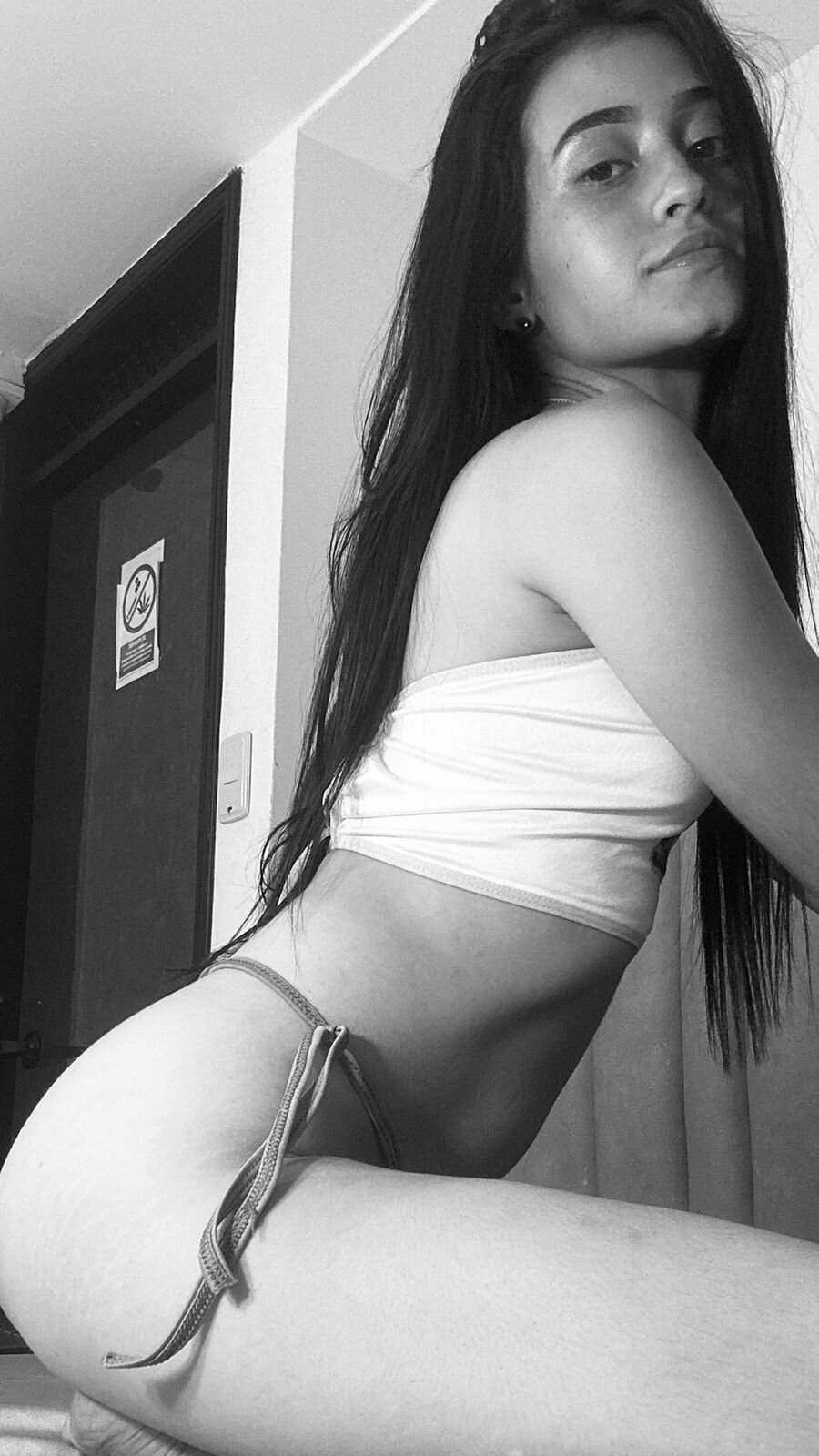 XXX Porn Photo of Nude litlle_sweetynicol 1