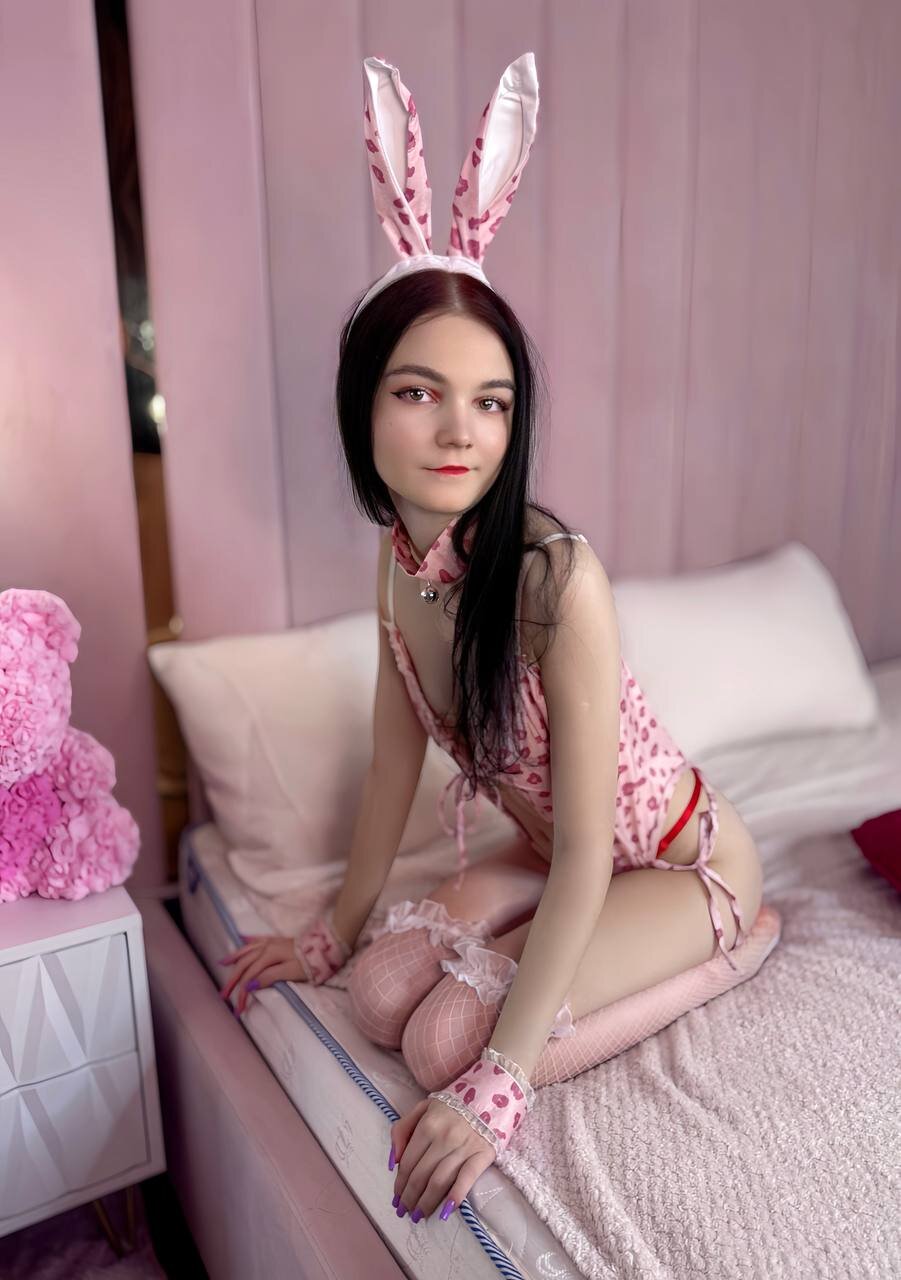 XXX Porn Photo of Nude emma_blackwood 15