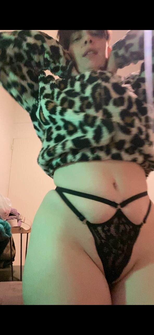 XXX Porn Photo of Nude RenataWet 13