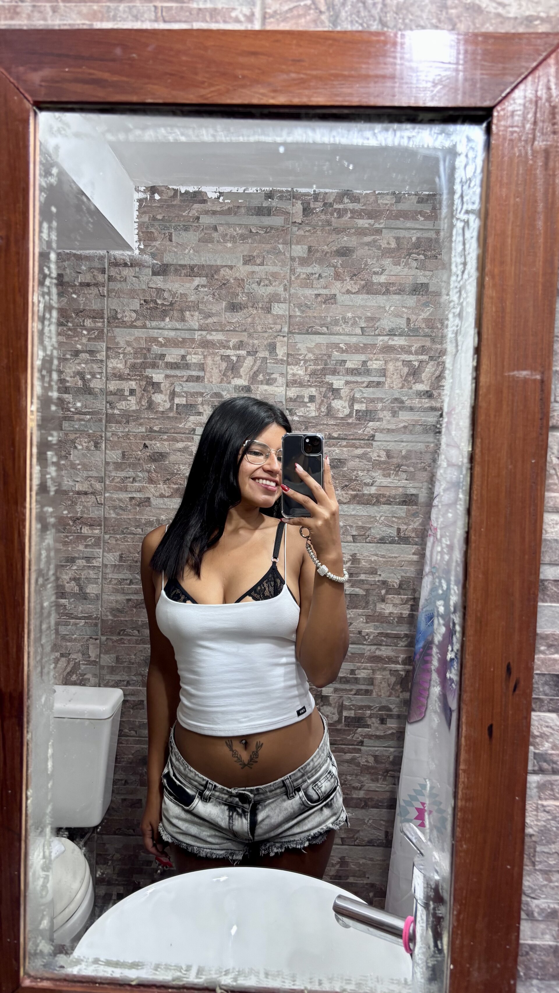 XXX Porn Photo of Nude brandylatingirl 2