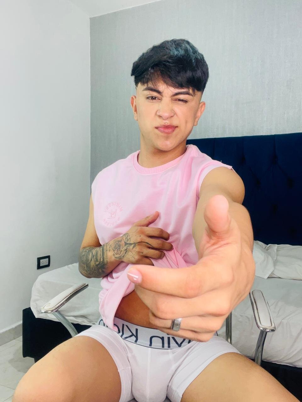 XXX Porn Photo of Nude Tyler_os 1