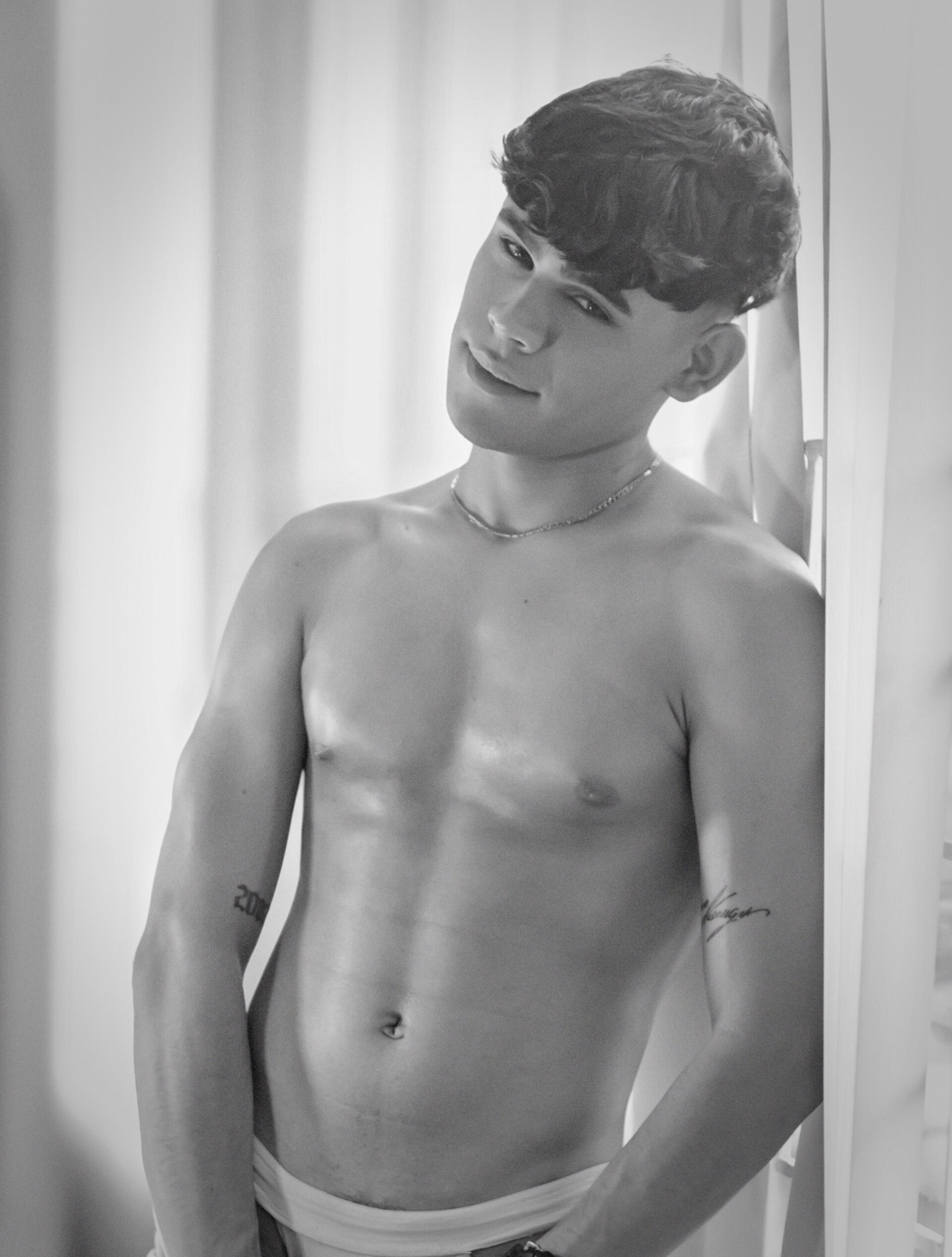XXX Porn Photo of Nude isaac_saenzs 3