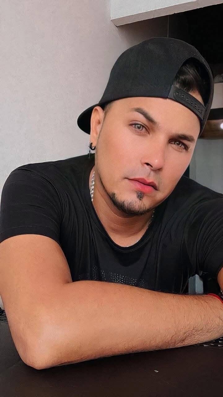 XXX Porn Photo of Nude Dominick_33 5