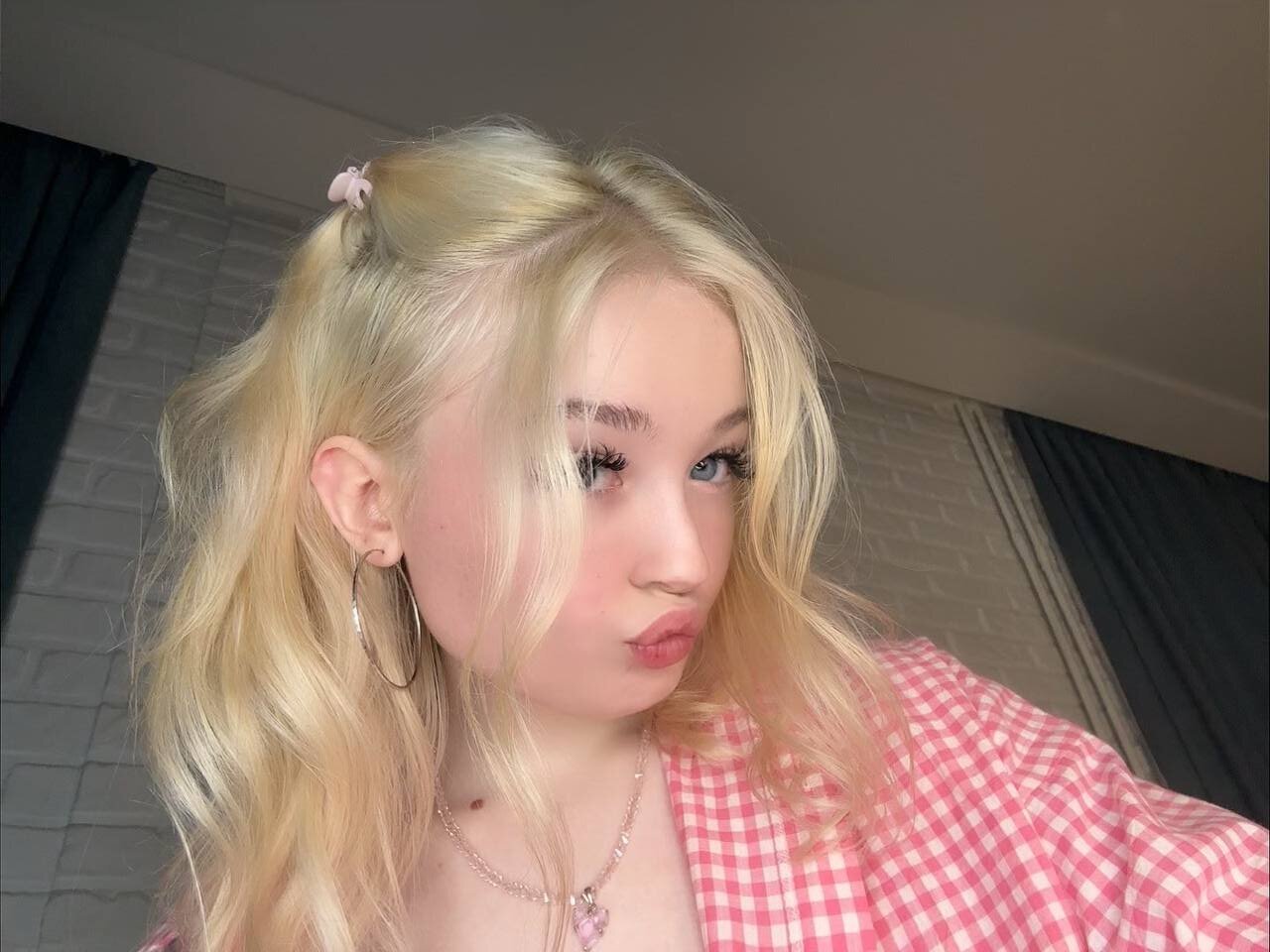 XXX Porn Photo of Nude minigirl 1