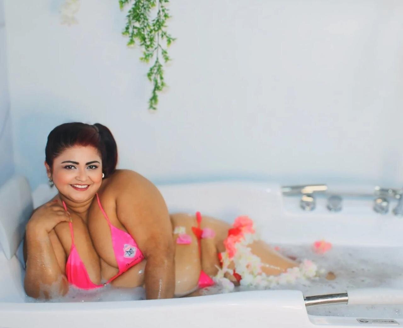 XXX Porn Photo of Nude Hanna_curvy_ 2