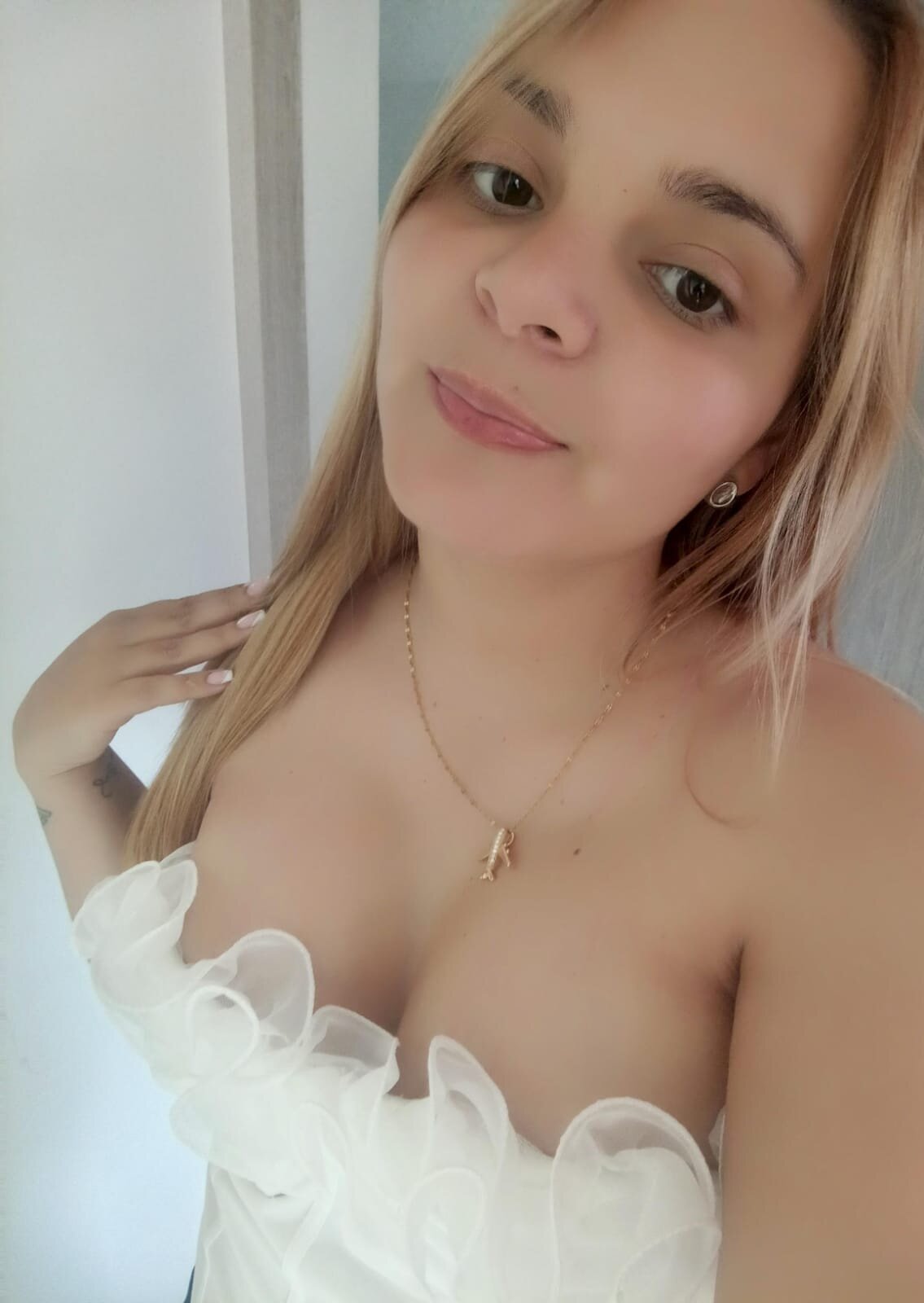 XXX Porn Photo of Nude elarzeth_24 2