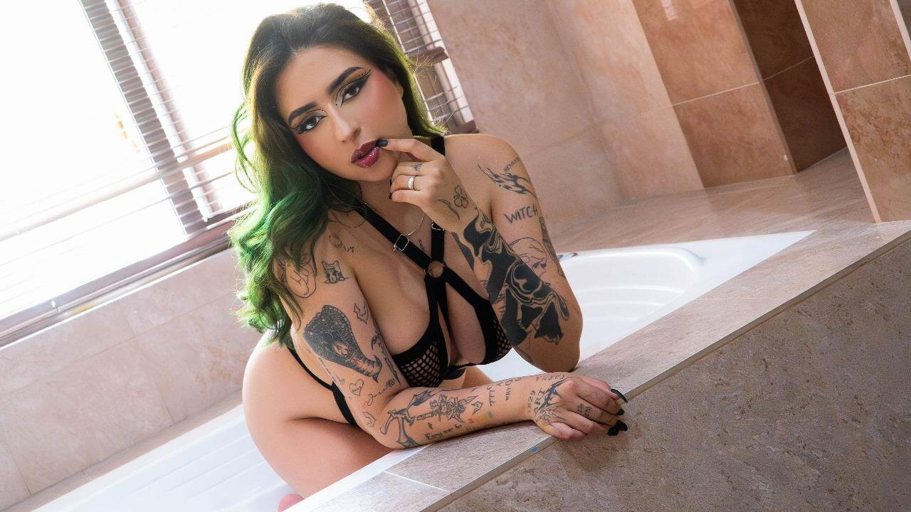 XXX Porn Photo of Nude VeloraVyxen_ 5