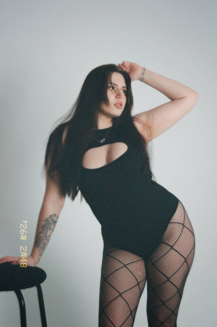XXX Porn Photo of Nude avery_sun 4