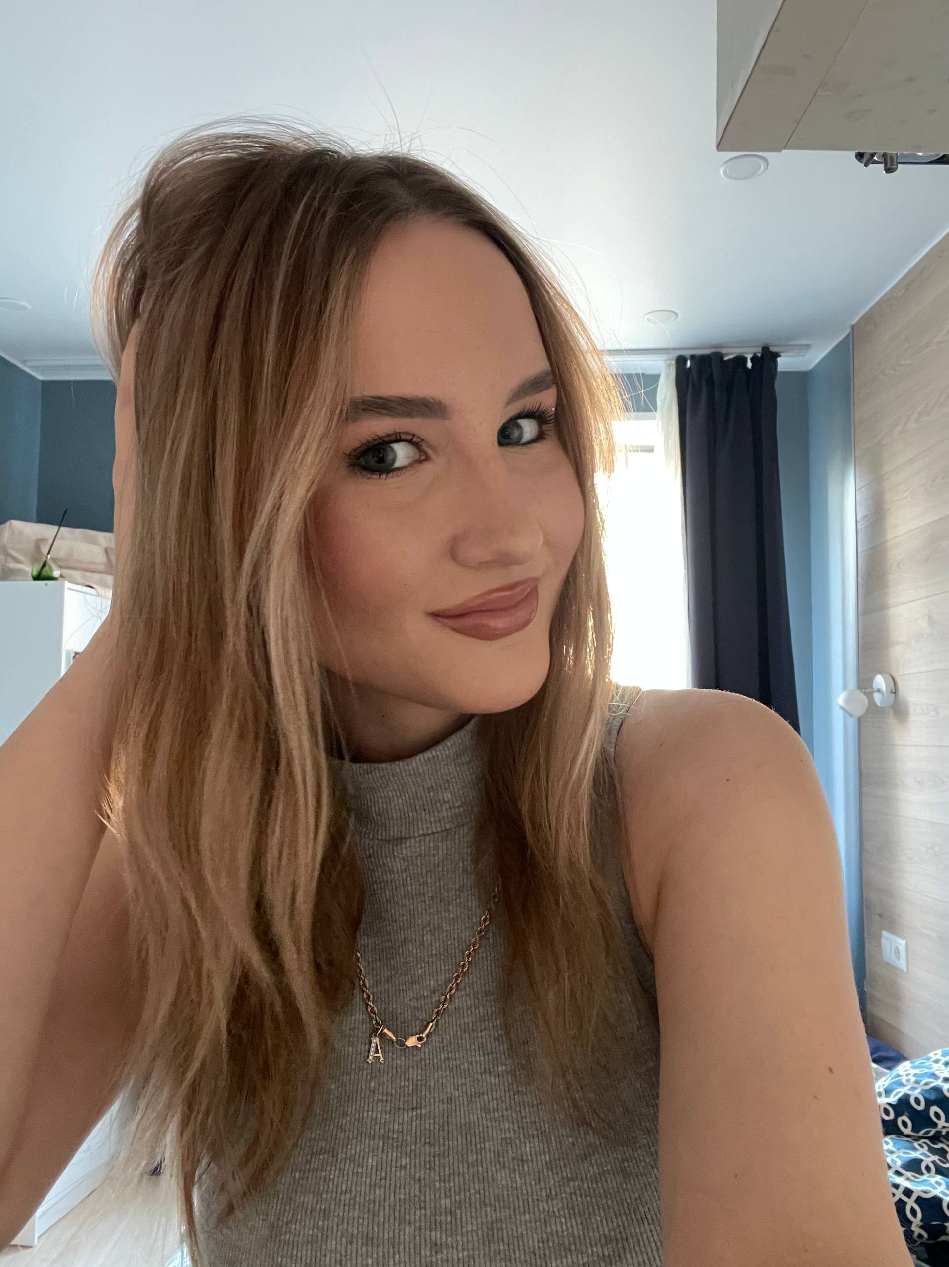 XXX Porn Photo of Nude YvoneSporman 6