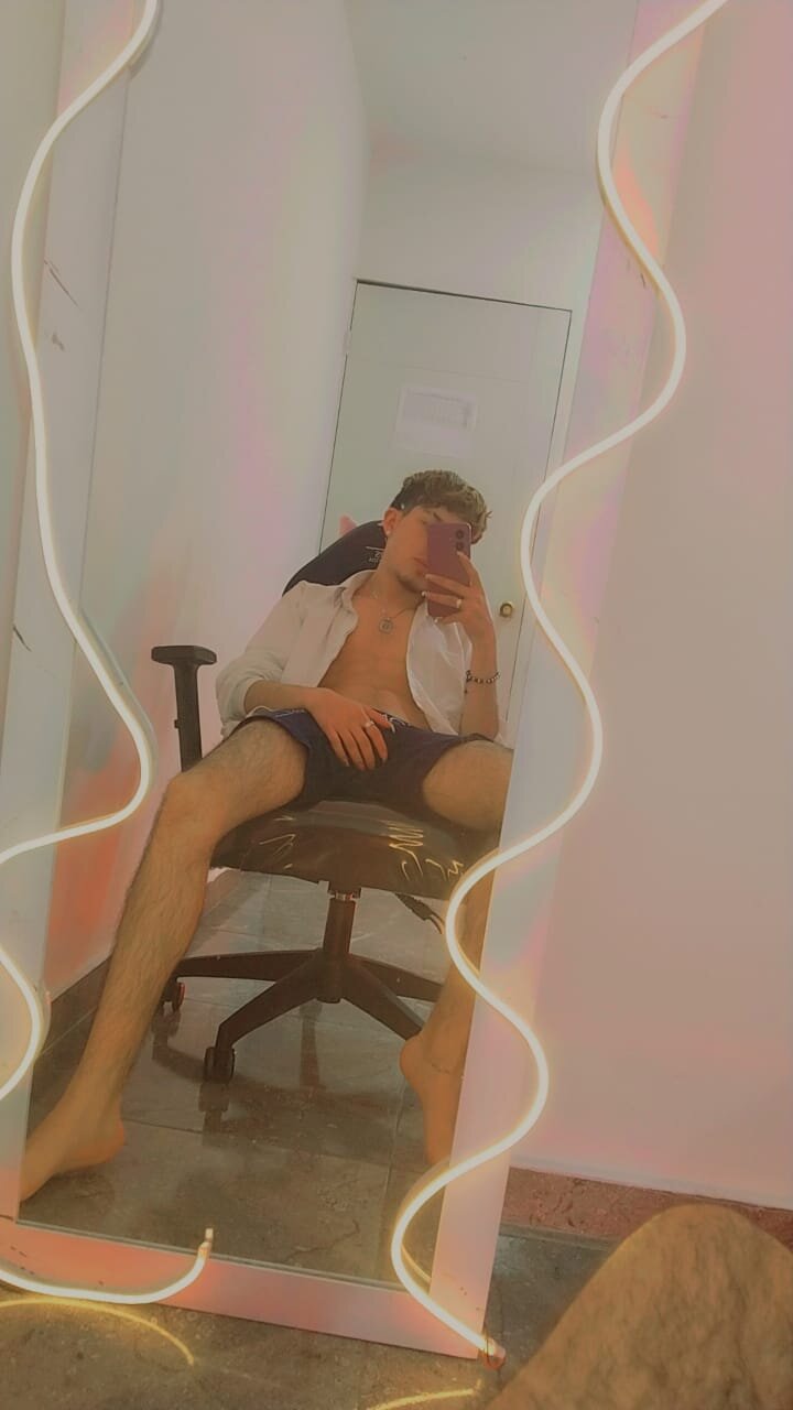 XXX Porn Photo of Nude Axel_tay 17