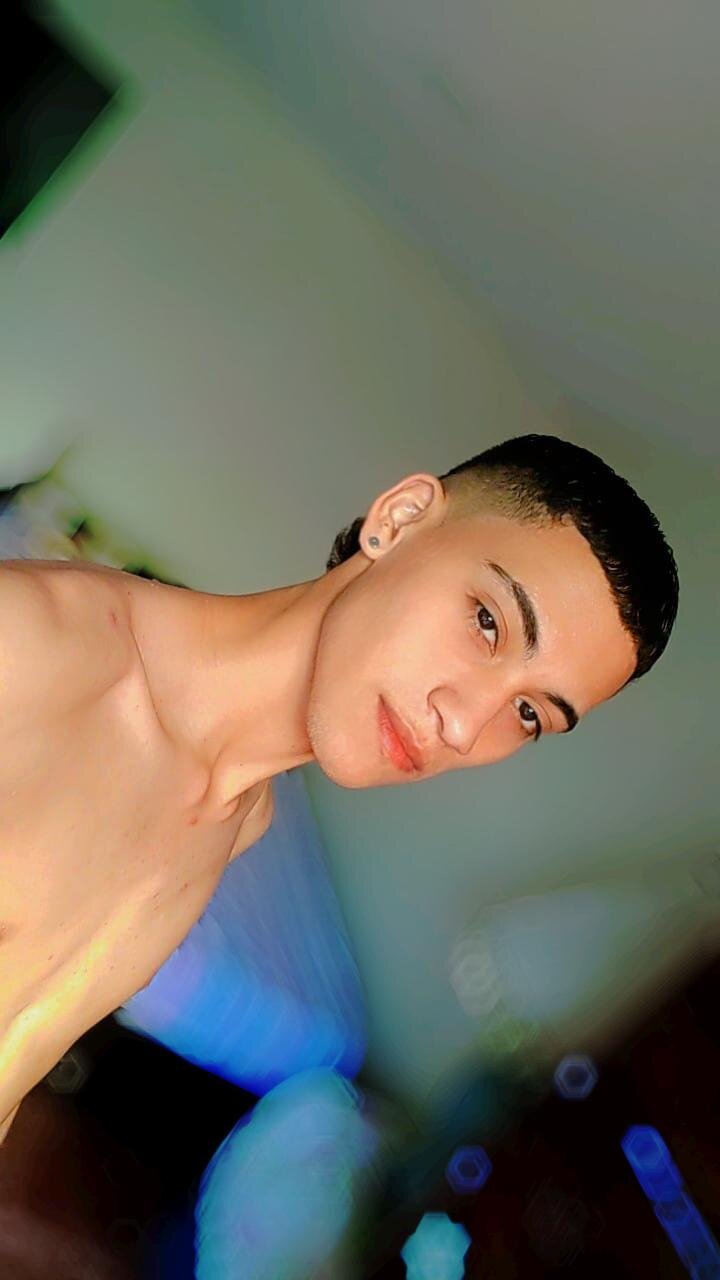 XXX Porn Photo of Nude yulian_vasquez 3