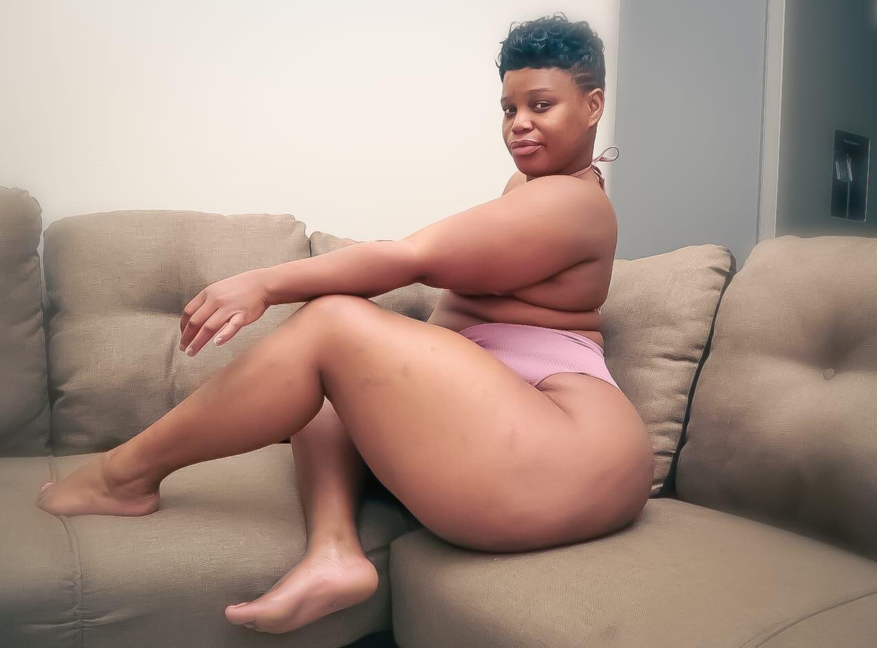 XXX Porn Photo of Nude ThickAmy 2