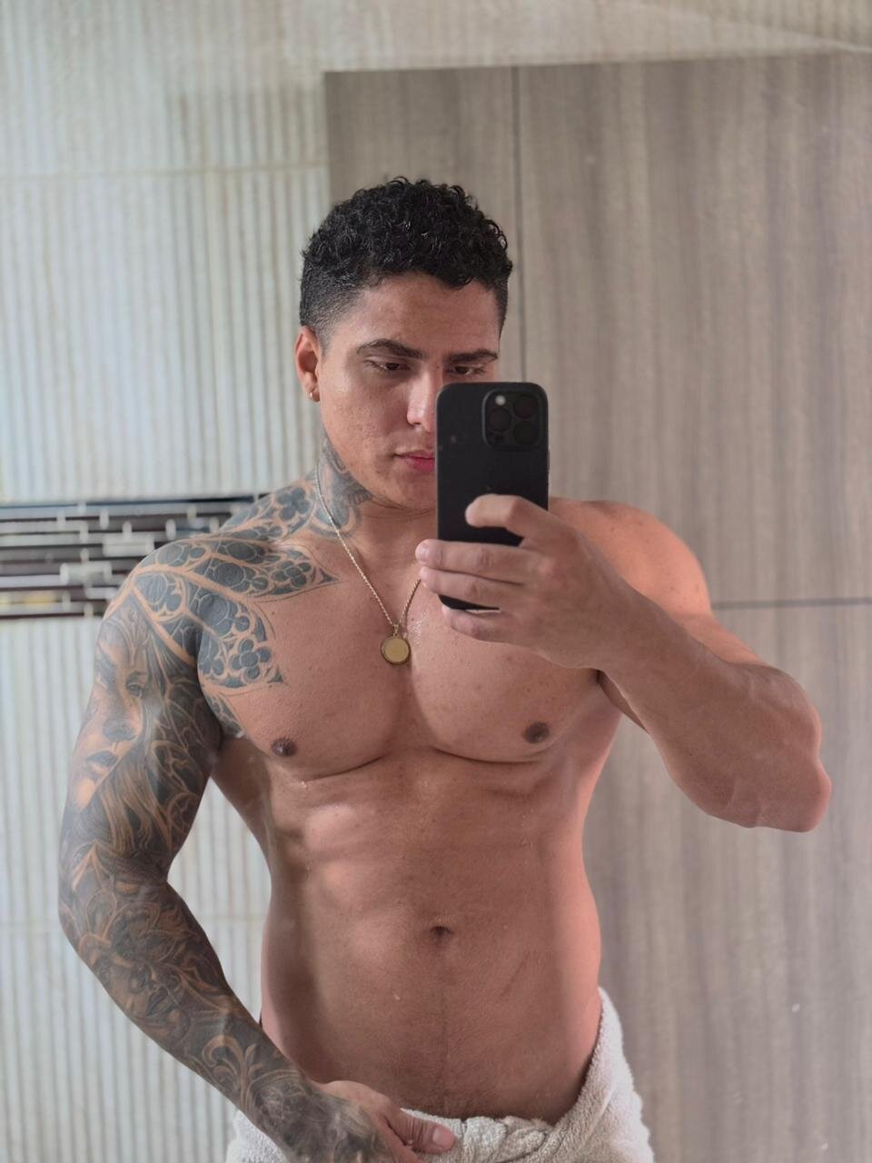 XXX Porn Photo of Nude Maximoscott 14