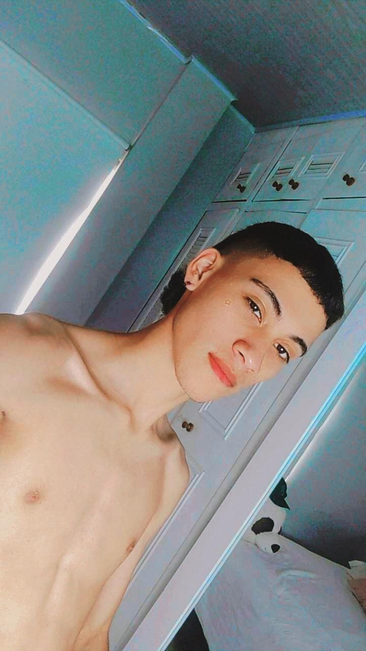 XXX Porn Photo of Nude yulian_vasquez 1