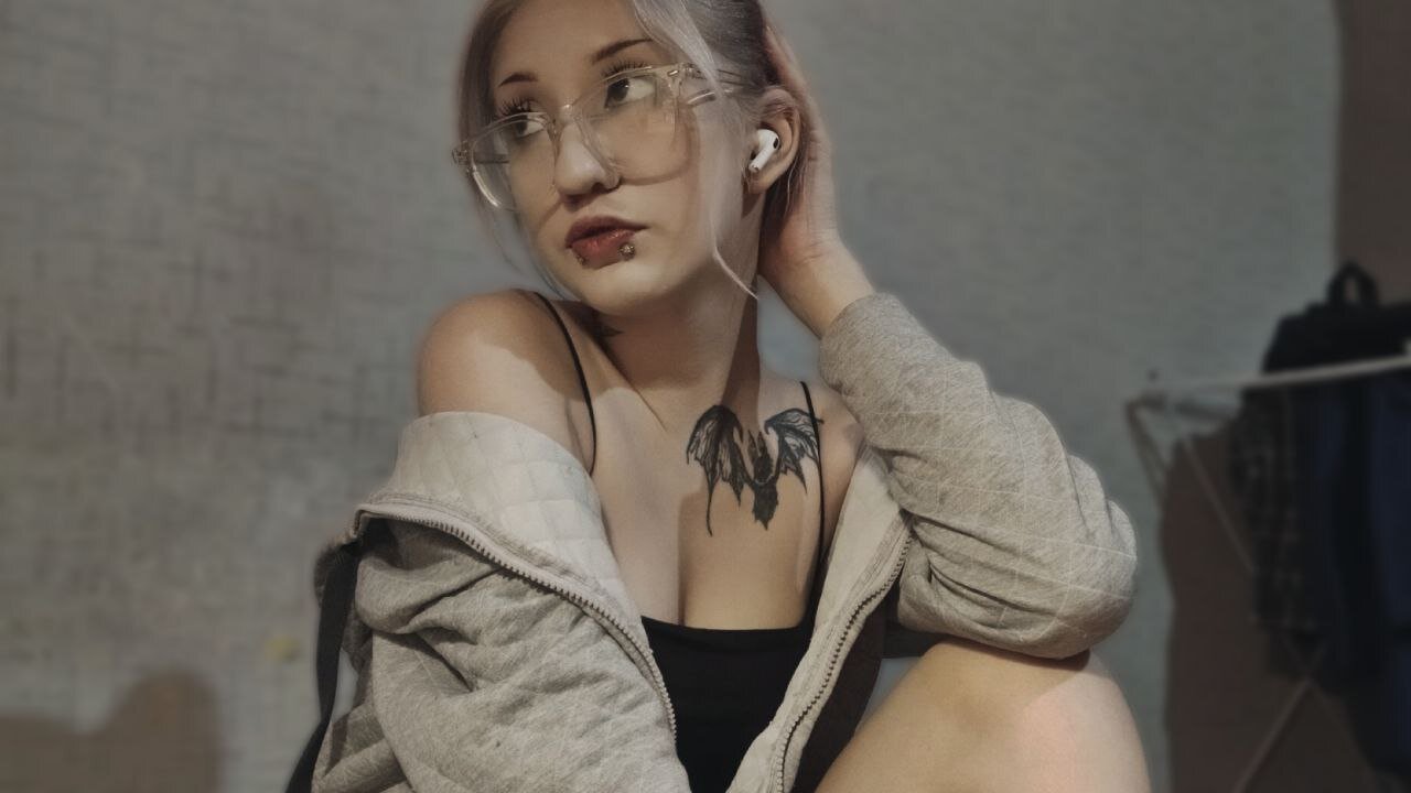 XXX Porn Photo of Nude _cute_Erika_ 5