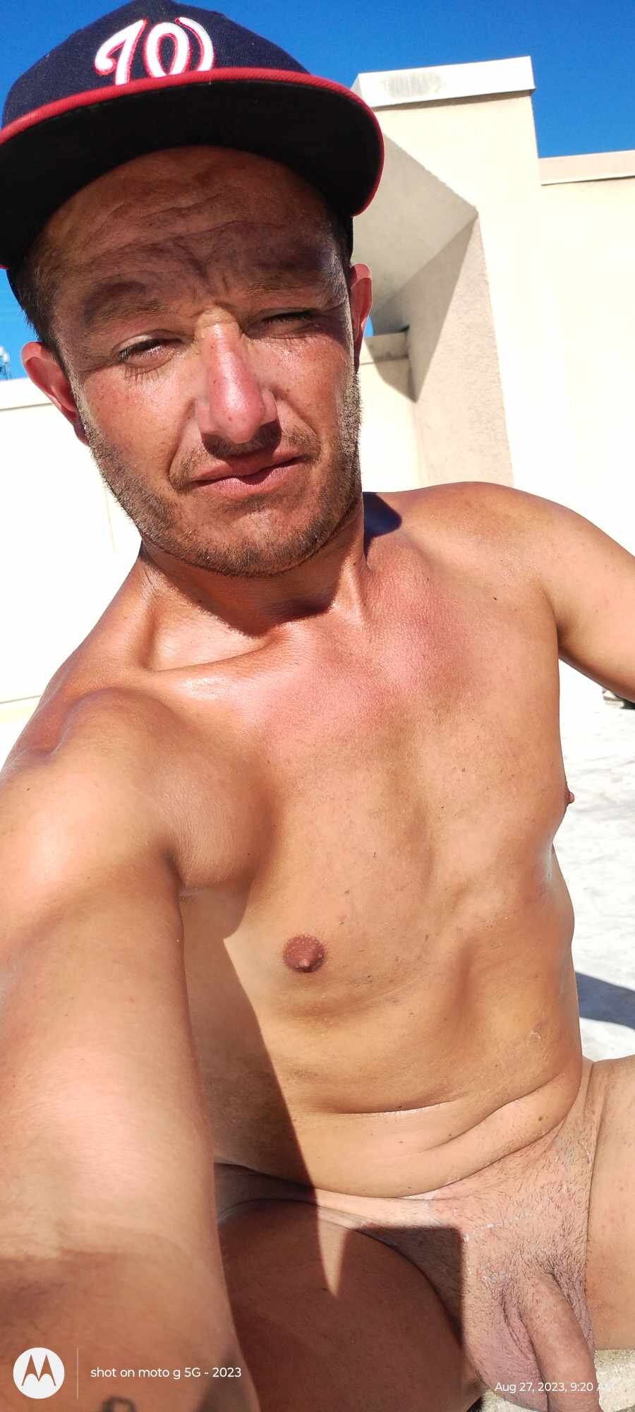 XXX Porn Photo of Nude Roberts8inchcock 13