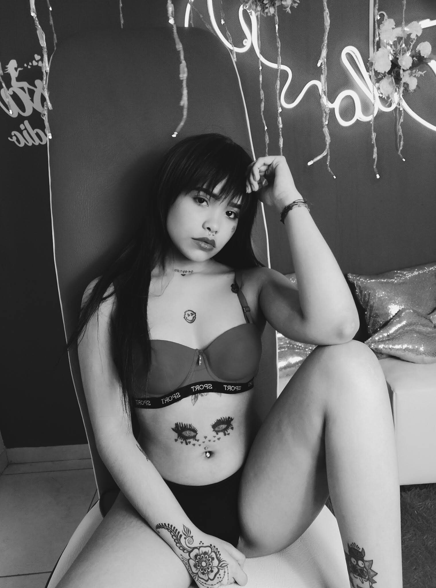 XXX Porn Photo of Nude LunitaRebel 4