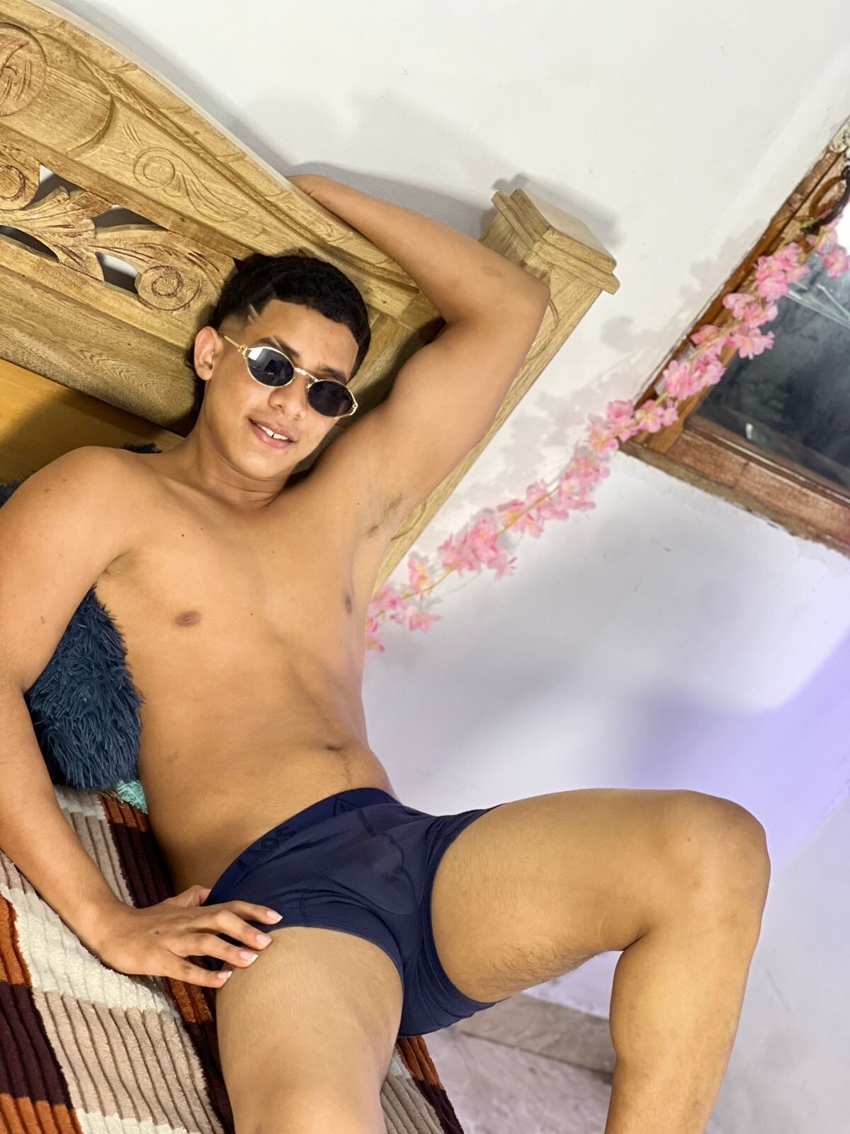 XXX Porn Photo of Nude kenny_louis 4