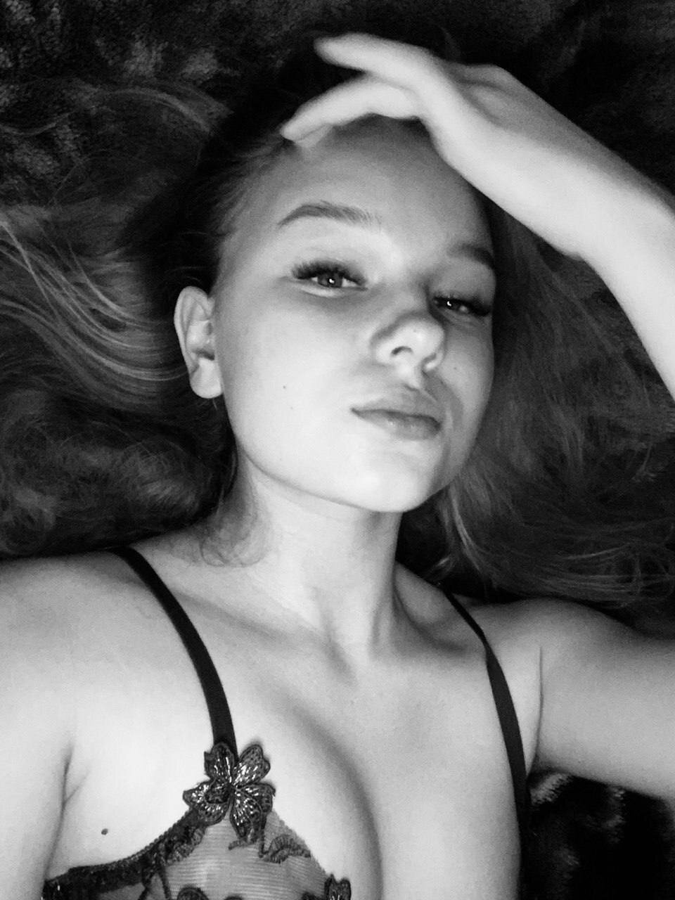 XXX Porn Photo of Nude A_DreE 5