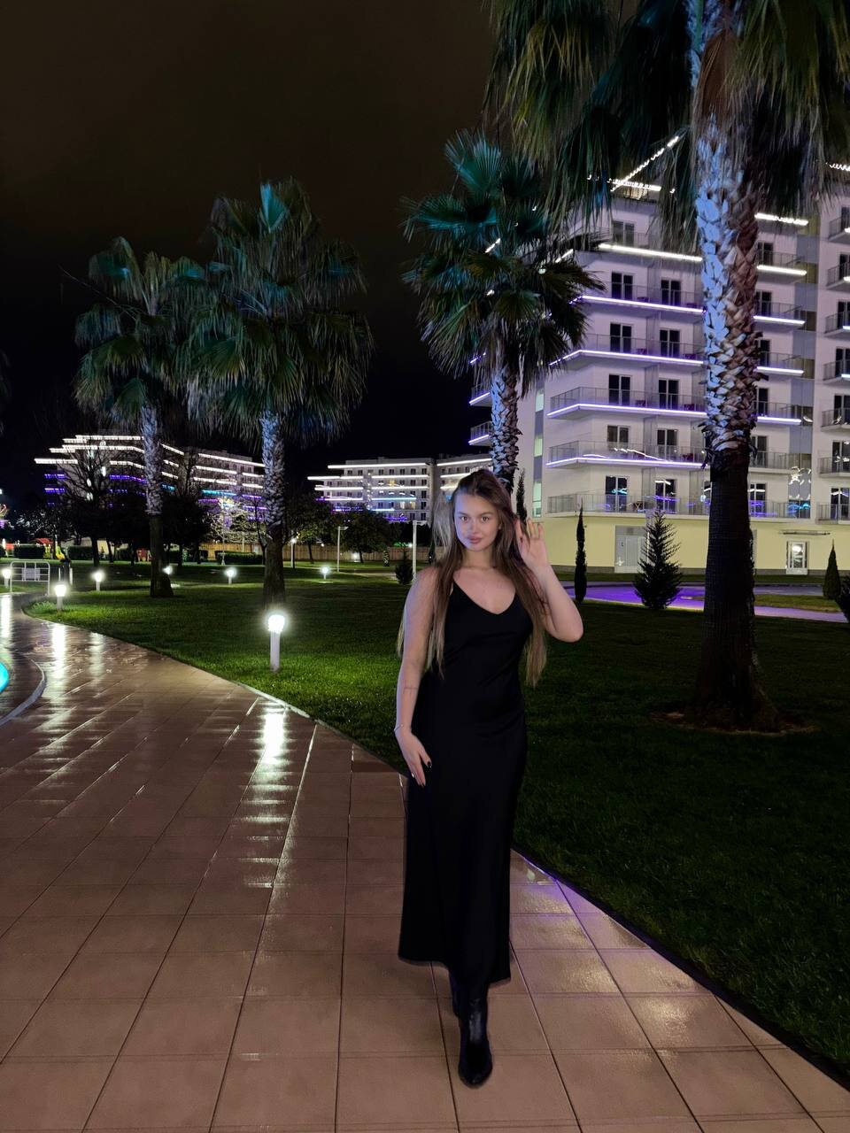 XXX Porn Photo of Nude AvelineRoe 4