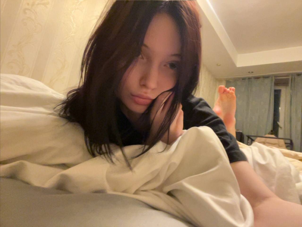 XXX Porn Photo of Nude cuteeuser 5