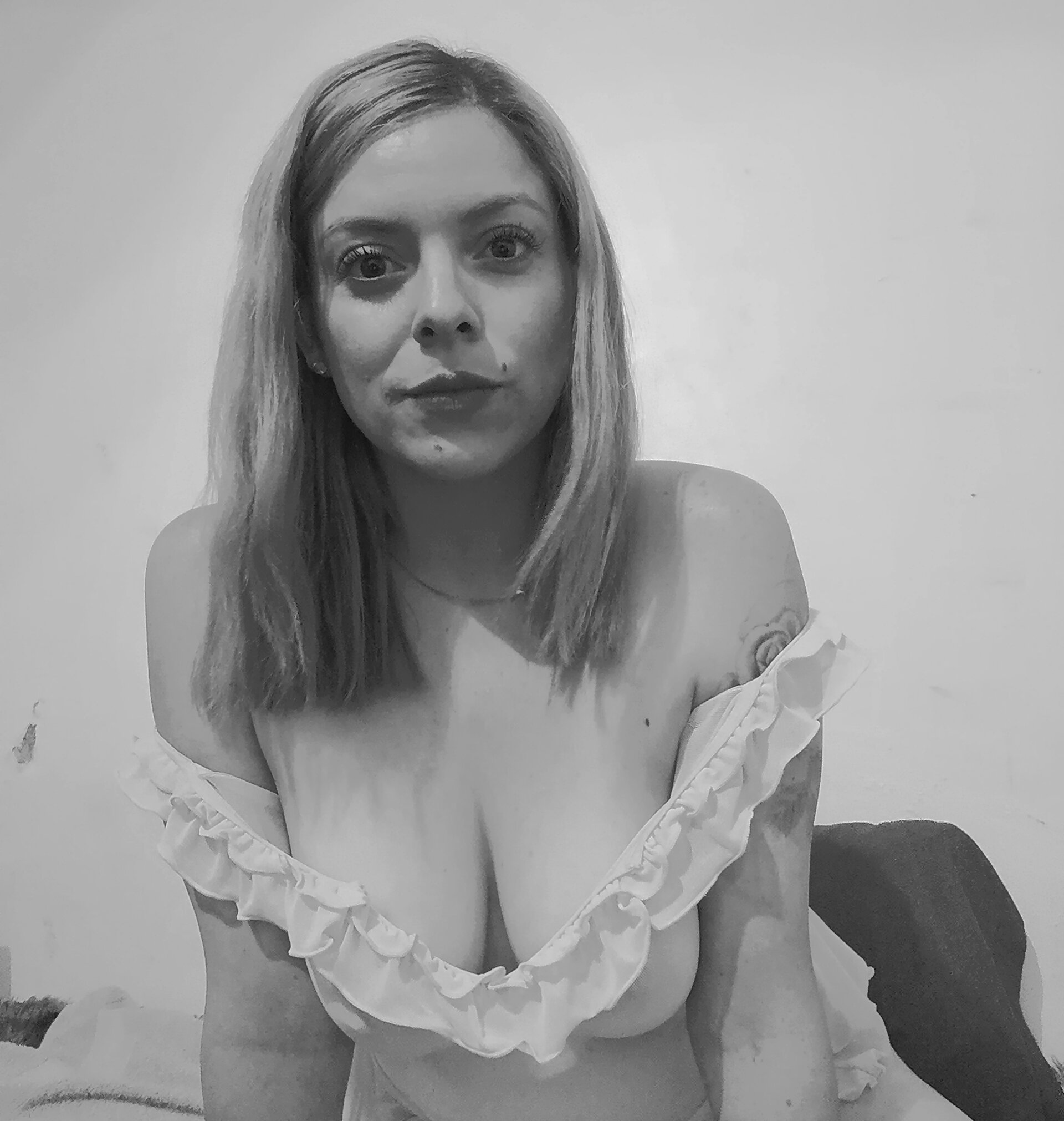 XXX Porn Photo of Nude Bomboncitomm 2