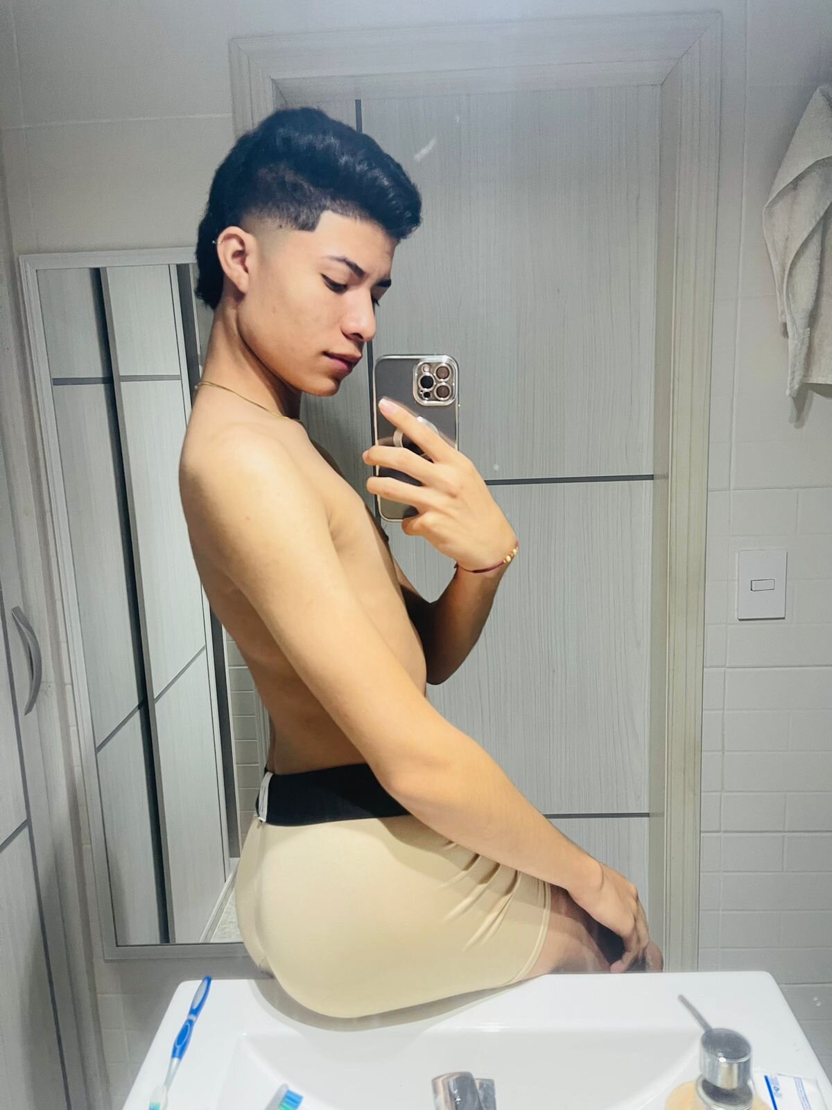 XXX Porn Photo of Nude Mark_Lam05 2