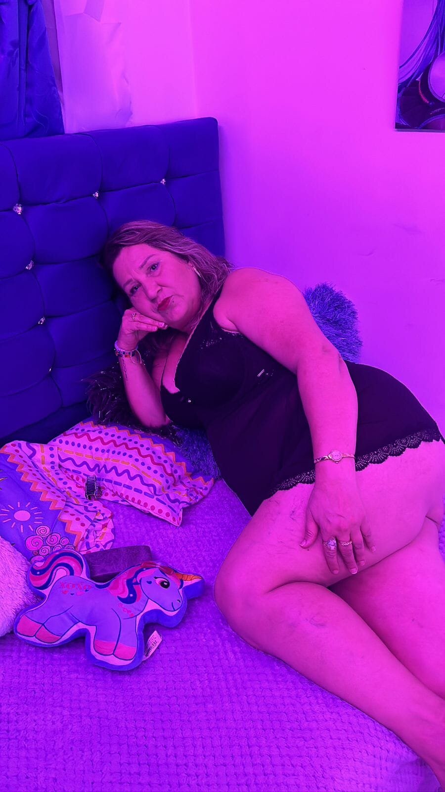 XXX Porn Photo of Nude karenmilf_4 4