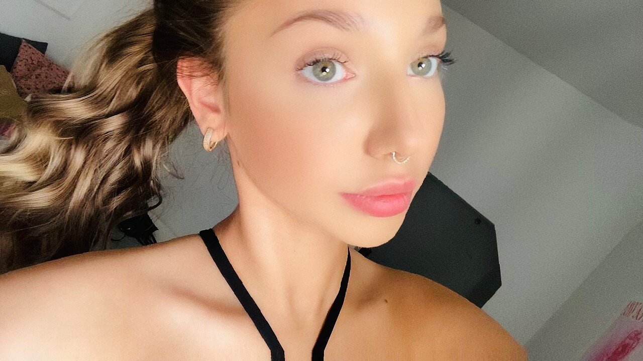 XXX Porn Photo of Nude EmmaGorgeous 4