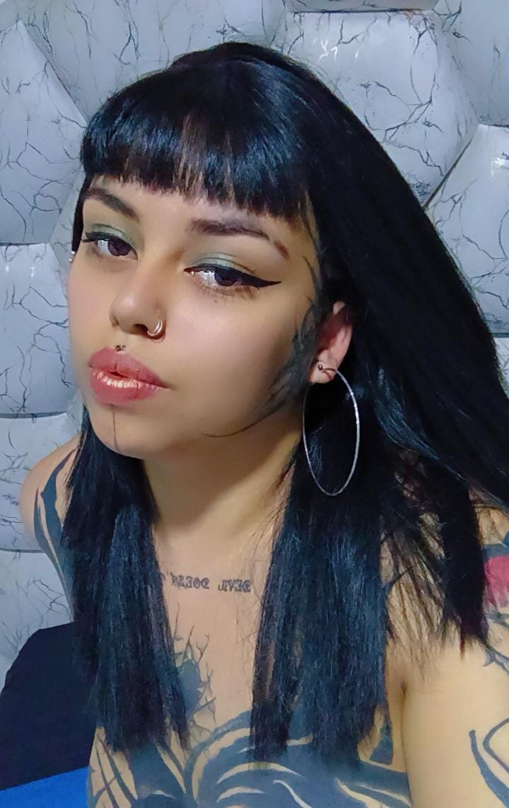 XXX Porn Photo of Nude malboro_01 19