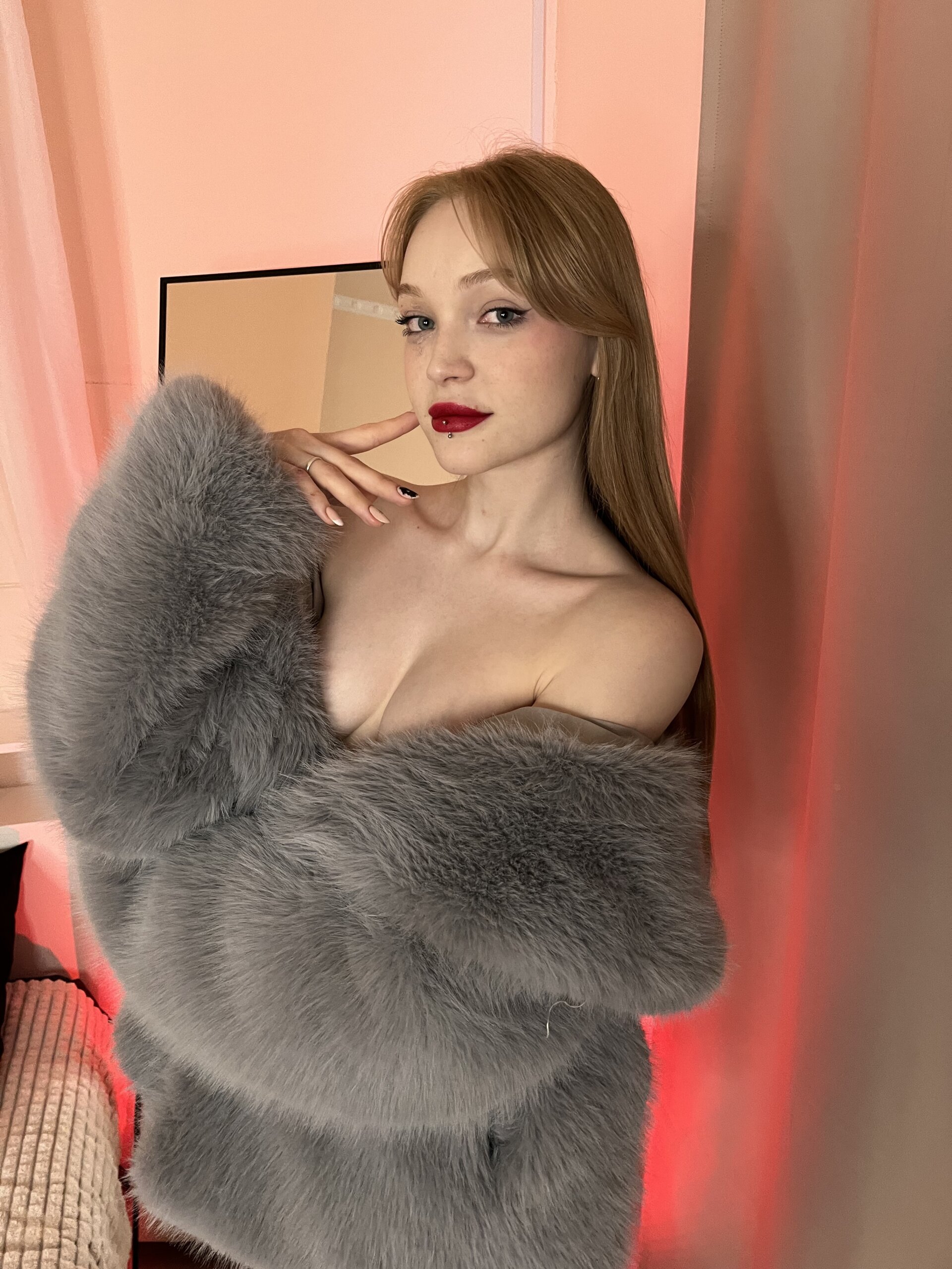 XXX Porn Photo of Nude Miley_Flourish 3