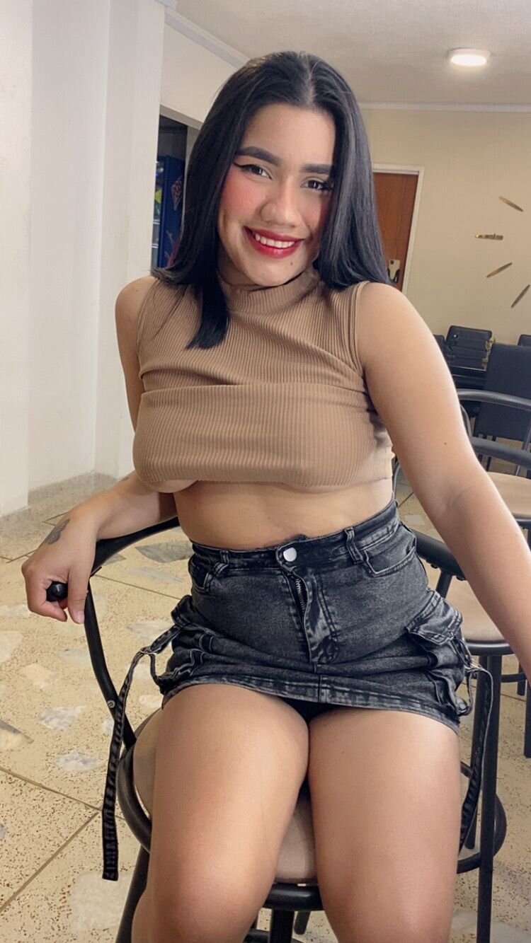 XXX Porn Photo of Nude HennaSmith 2