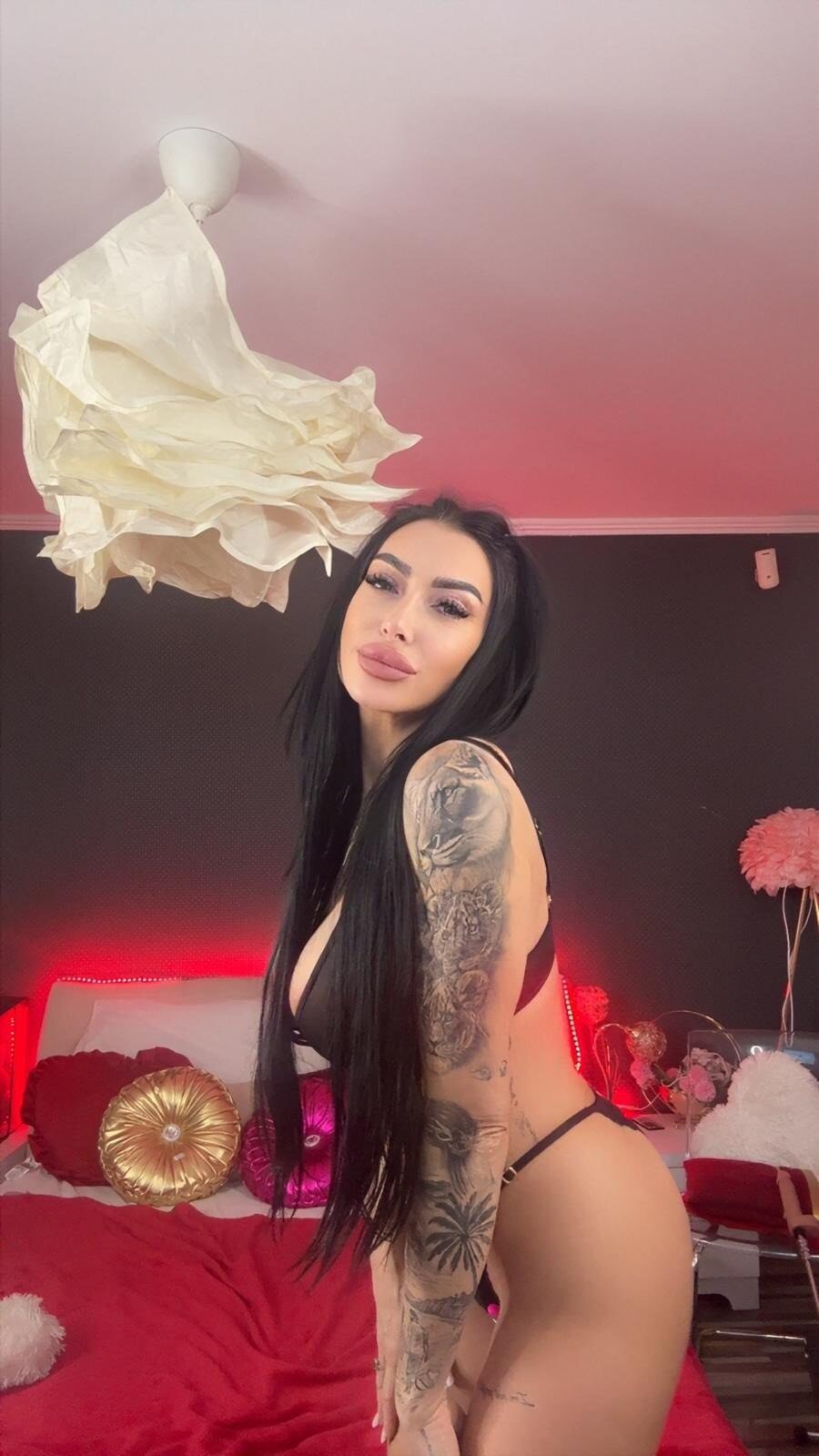 XXX Porn Photo of Nude Kenzie_Kush 13
