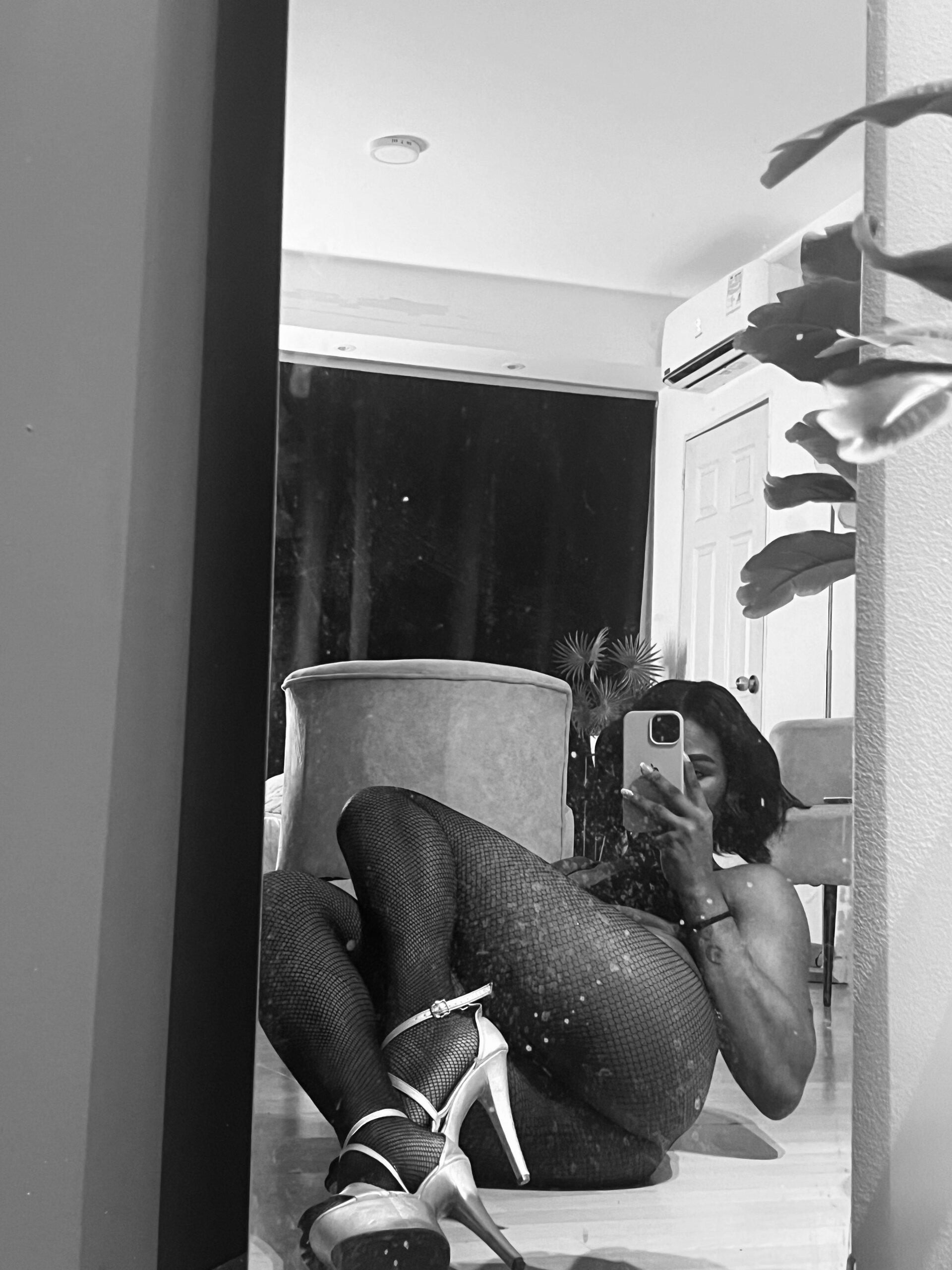 XXX Porn Photo of Nude CamiEstrada 13