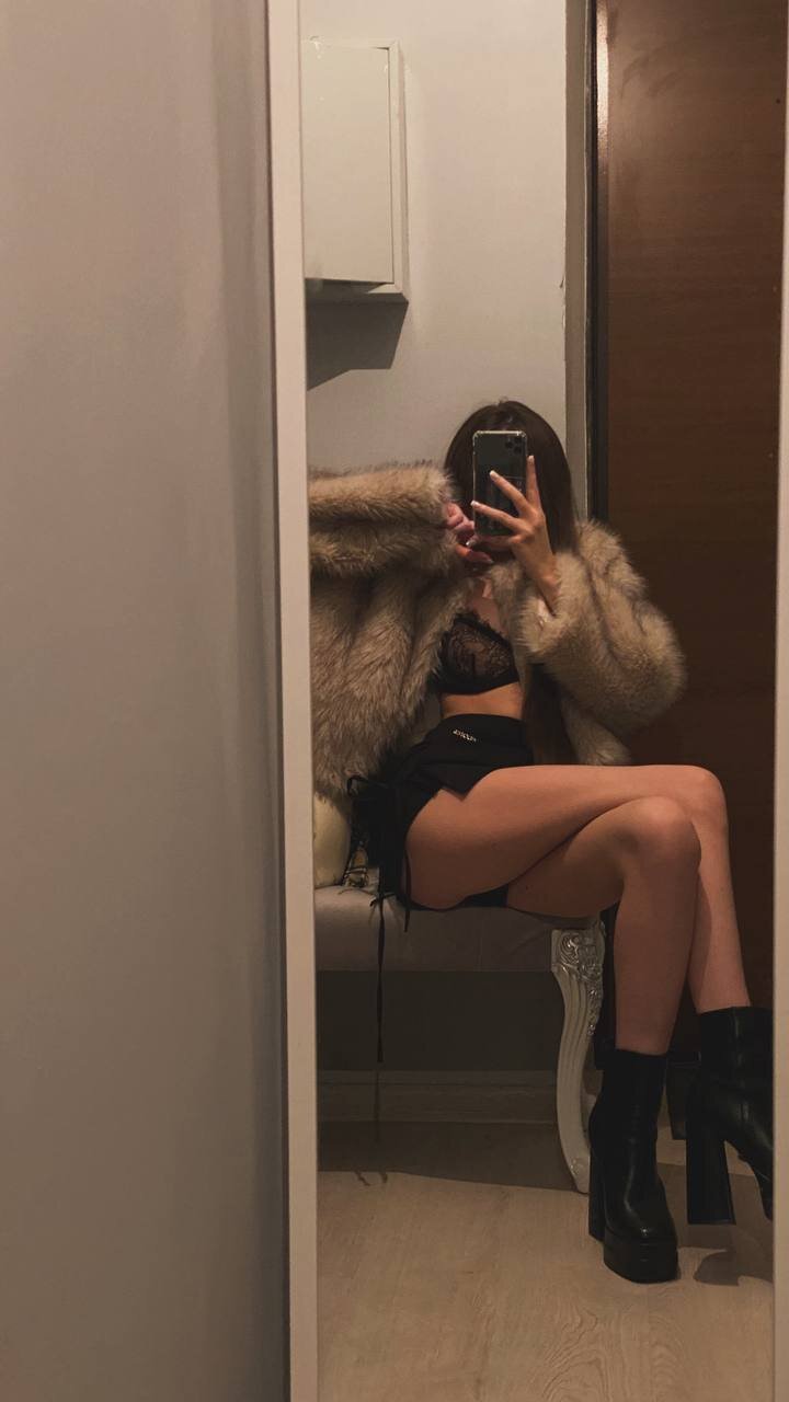 XXX Porn Photo of Nude AmeliaRosie 3