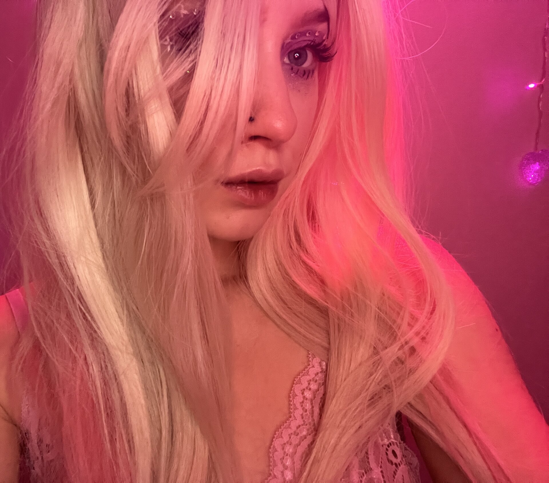 XXX Porn Photo of Nude Bee-Izebub 1